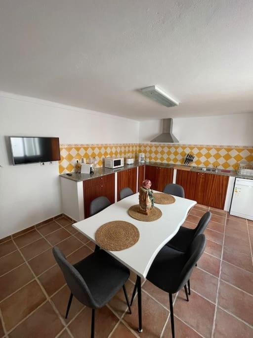 הוילה Mourão Casa Da Oliveira מראה חיצוני תמונה